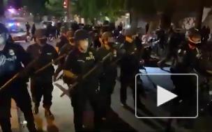 Полицейский на велосипеде переехал голову протестующего в США 