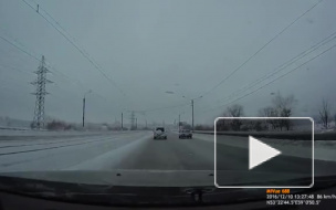 Видео: в Магнитогорске автомобиль на большой скорости перевернуло