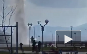 В Хабаровске возле арены "Ерофей" рванул гейзер