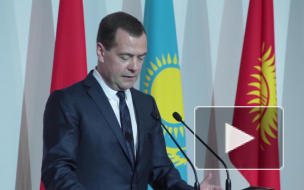 Баклажки возвращаются: запрет на пластиковую тару для алкоголя могут отменить Баклажки возвращаются: запрет на пластиковую тару для алкоголя могут отменить