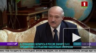 Лукашенко заявил о развертывании половины армии вдоль границ