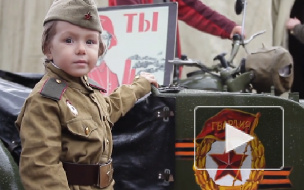 На стрелке В.О. воссоздали праздничную атмосферу мая 1945-го