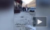Петербуржцы выстроились в очередь у банкомата на улице 9-й Советской