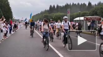 Жители Литвы встали в 35-километровую цепь в поддержку белорусской оппозиции