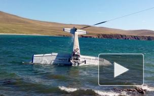 Видео: В акватории Байкала совершил аварийную посадку на воду частный самолет