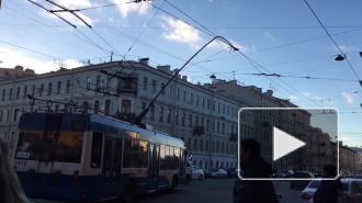 На 1-й Красноармейской троллейбус погнул рог