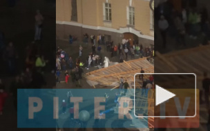 Девочка, пострадавшая при падении строительных лесов, сделала первые шаги