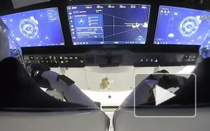 Crew Dragon с экипажем произвел автоматическую стыковку с МКС