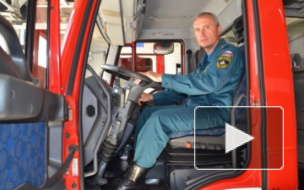 На пожаре в Челябинске мужчина прыгнул с девятого этажа прямо в руки спасателям