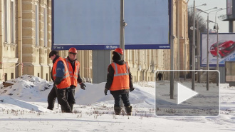 Прорыв трубы на Арсенальной набережной, движение перекрыто