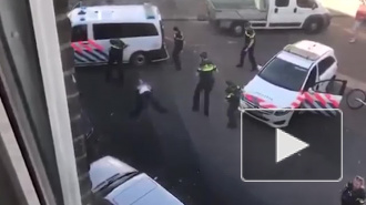 Выкрикивающий "Аллаху акбар" мужчина напал с топором на прохожих в Нидерландах