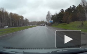 Водитель Geely протаранил Nissan и скрылся с места ДТП в Кемерове