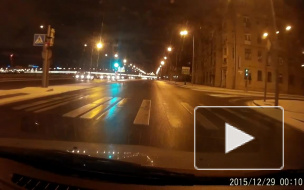 На Малоохтинском проспекте Nissan Patrol вылетел на встречку и подмял две машины