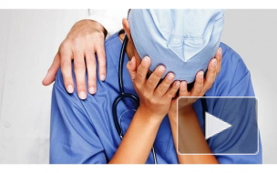 Врача-реаниматолога нашли мертвым со шприцем в шее