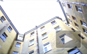 Девочка прыгнула "на спор" со второго этажа и оказалась в реанимации, родители в больницу не пришли