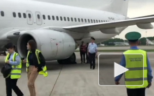 Появилось видео из аэропорта Внуково, где экстренно приземлился самолет из-за неполадок