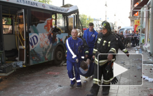 ДТП на Невском проспекте 3 июня 2014: врачи прооперировали водителя автобуса - он в реанимации, 7 человек остаются в больнице