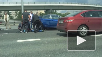 Видео: авария с пострадавшим на КАД собрала большую пробку