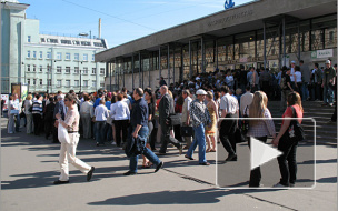 Петербуржцев ждут большие неудобства: вход на станцию "Василеостровская" по утрам закроют на два месяца