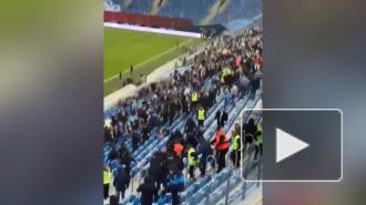 Столкновение болельщиков "Зенита" и "Спартака" попало на видео