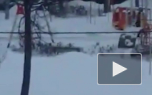 В Подмосковье на детской площадке ребенок угодил в лапы снегоуборочной машины