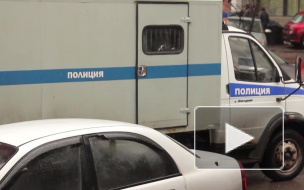 В Петербурге седой грабитель с пистолетов выгреб выручку из кассы булочной