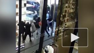 Мужчины ограбили магазин Chanel на десятки миллионов рублей