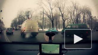 В Зеленогорске у автобуса загорелось колесо, пассажирам удалось выбежать из салона