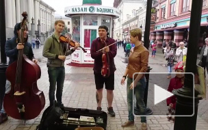 Россиян покорило видео, где уличные музыканты поют про любовь к Путину