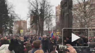 В сквере Блокадников Георгий Полтавченко открыл памятник "Мужеству ленинградцев"