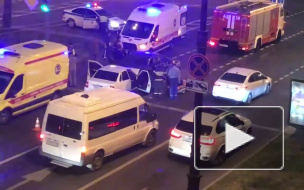 На Московском тонированная "Приора" довела до госпитализации двоих петербуржцев