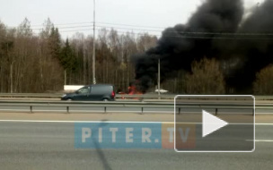 Видео: на "Коле" горит автомобиль