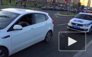 Села батарейка: Пьяный водитель остановился перед светофором и уснул 