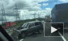 Видео: легковушка лишилась переда после столкновения с КАМАЗом на Мурманском шоссе