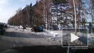 Видео с места тройной аварии под Тюменью, в которой пострадала девочка, появилось в сети