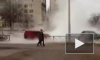 Видео: На Тельмана из-за прорыва трубы улицу заволокло паром