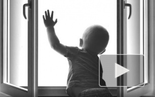 На набережной Фонтанки из окна третьего этажа выпала 5-летняя девочка