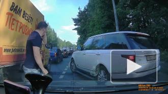 Конфликт автомобилистов на Выборгском шоссе закончился стрельбой и сломанным зеркалом