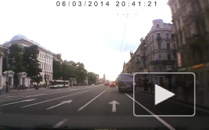 Опасный автобус с Невского проспекта отобрали у нарушителей