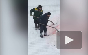 Видео из Омска о том, как мэрия борется с красивыми сугробами