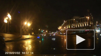 Видео: на Тучковом мосту произошло столкновение автомобилей