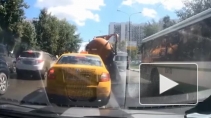 Появилось видео взрыва КамАЗа с фекалиями в центре Москвы