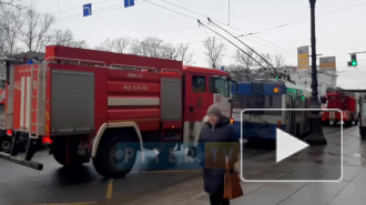 На Невском проспекте заметили пять пожарных машин и реанимацию