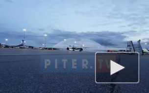 Видео: в Пулково прилетел один из крупнейших авиалайнеров в мире