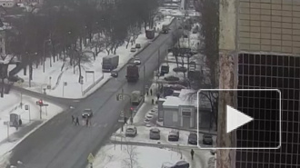 Появилось видео массового ДТП с участием легковушек и грузовика в Красном Селе