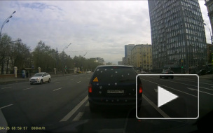 Поторопился Ленинский проспект.