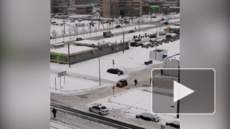 Петербуржцы сняли на видео погоню полицейских за каршеринговым "Смартом"