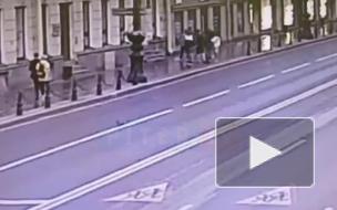 Трое жестоко избили мужчину в центре Петербурга