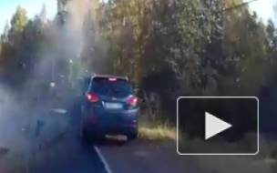 Видео момента ДТП в Карелии: легковой автомобиль протаранил на встречке две машины