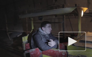 Экстремалы тайком пробрались на строящуюся станцию "Горный институт" и прокатились на электровозе 